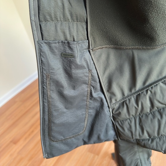 Lululemon athletica Down For It All Jacket Dark Olive Size 6 | Running Primaloft - Picture 13 of 17